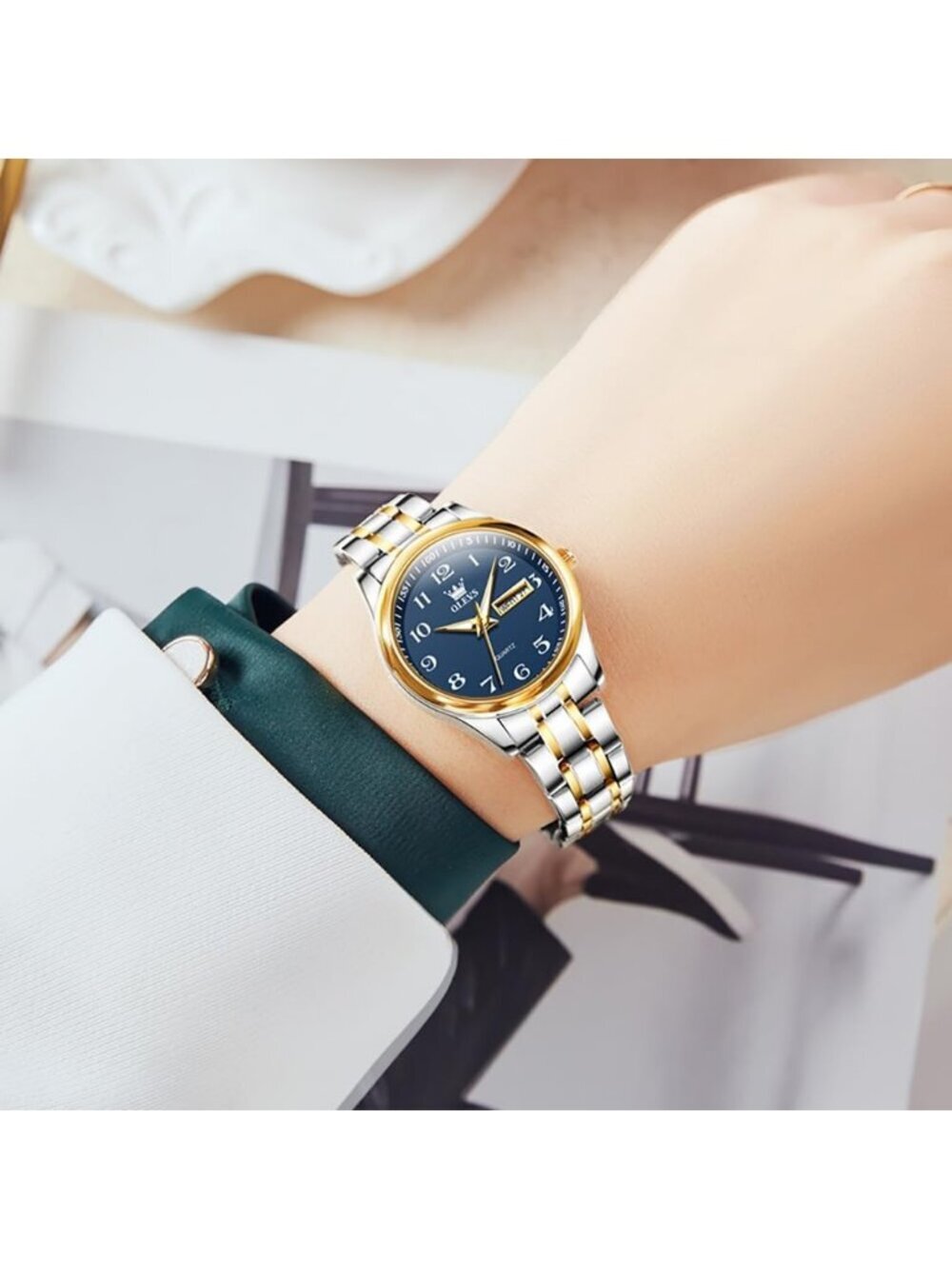 Womens Silver Blue Adjustable Strap Stainless Steel Arabic Numerals Luxury Watch - Picture 2 of 6